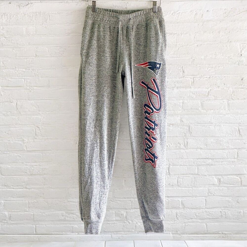 NFL Team Apparel Women's Patriots Logo Tapered Sweatpant Joggers Size Small